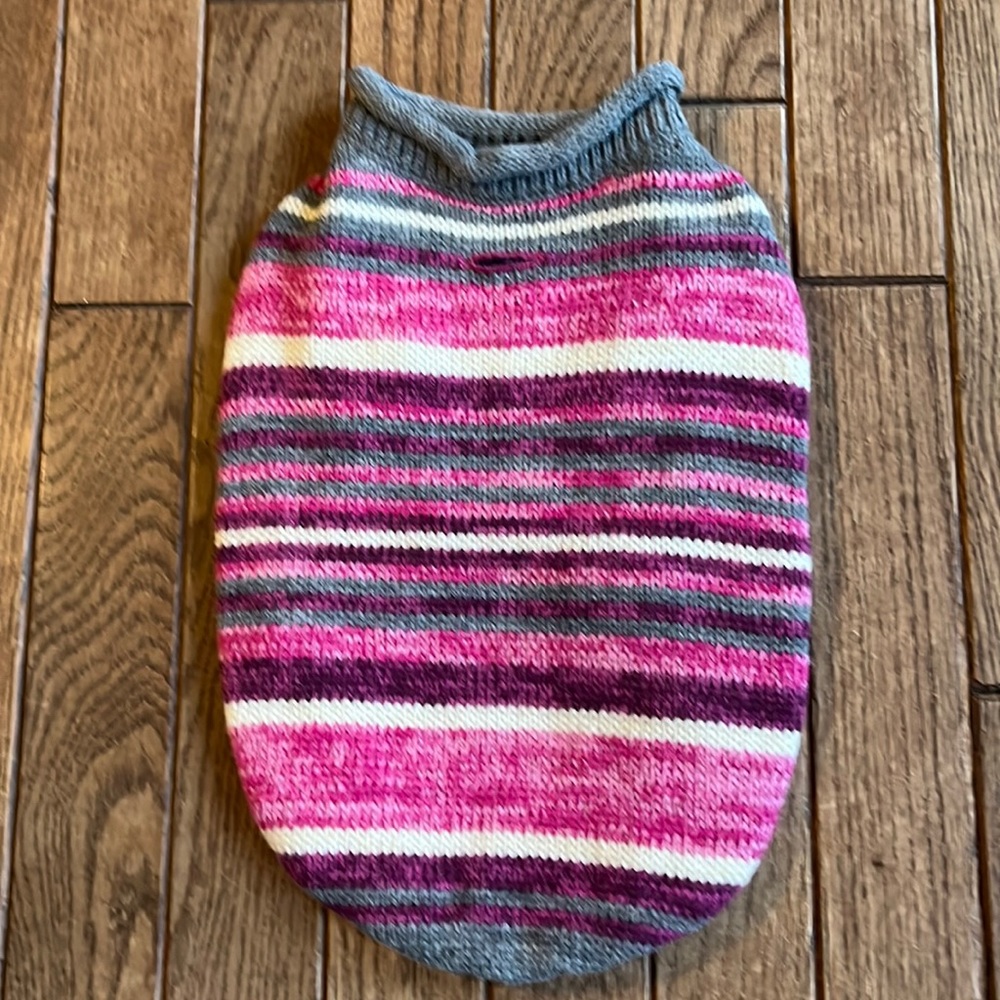 Bailey & Bella Sweater Size Small